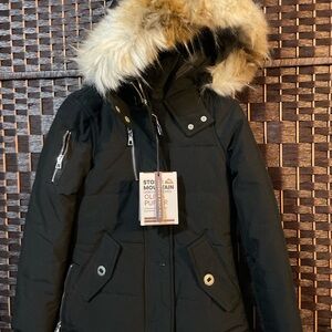 Black Cream Puffer Jacket with Hood and Zipper